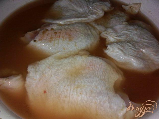 Фото приготовление рецепта: Куриные бедрышки, запеченные под сырной корочкой шаг №1