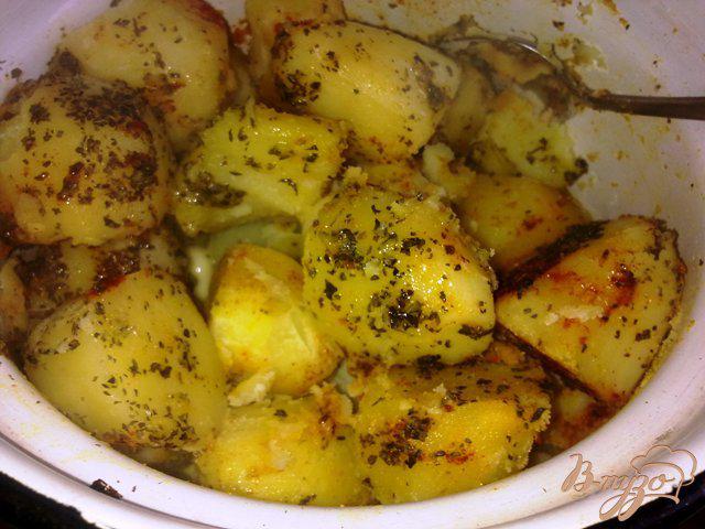 Фото приготовление рецепта: Запеченная, пряная картошка шаг №2