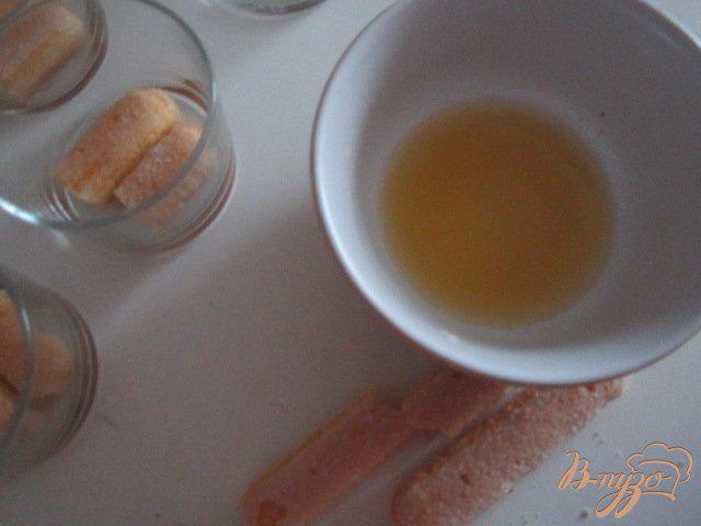 Фото приготовление рецепта: Десерт с мандаринами шаг №4