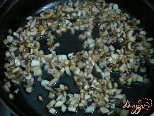 Фото приготовление рецепта: Голубцы с мясом и грибами шаг №2