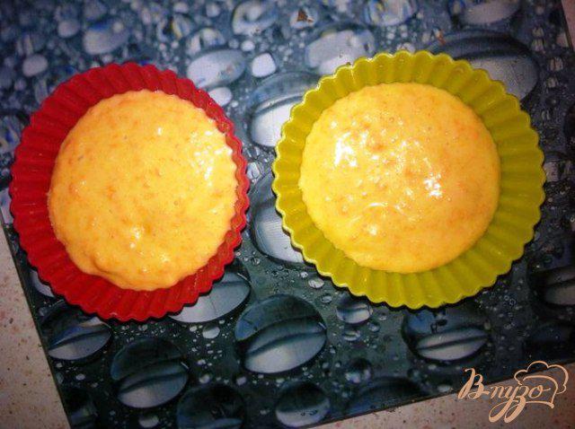 Фото приготовление рецепта: Апельсиновые кексы шаг №6
