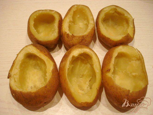 Фото приготовление рецепта: Картофель фаршированный грибами шаг №3