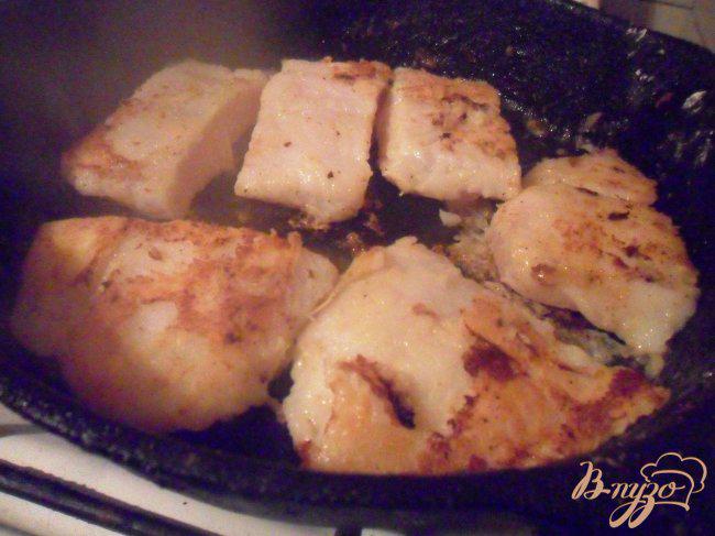 Фото приготовление рецепта: Рыба в сырном суфле шаг №1