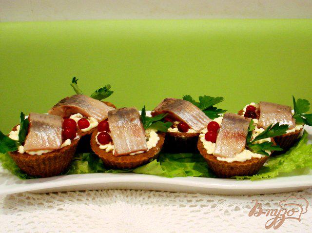 Фото приготовление рецепта: Хлебные корзиночки закусочные шаг №6
