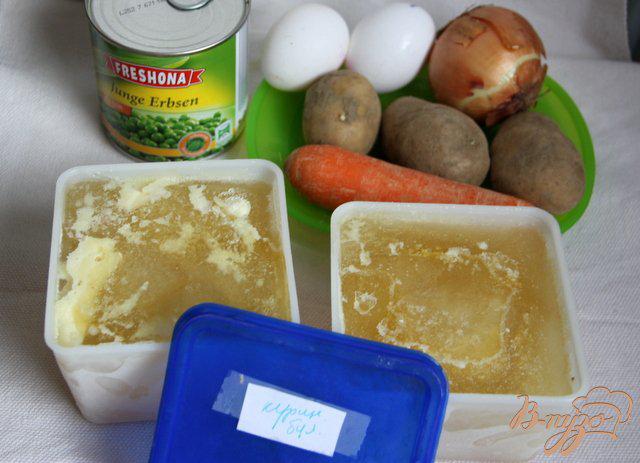 Фото приготовление рецепта: Детский  суп с зелёным горошком и яйцом шаг №1