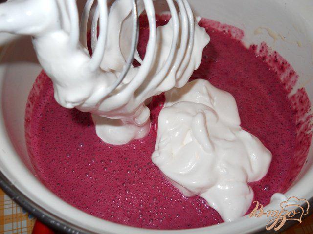 Фото приготовление рецепта: Смородиновое мороженое шаг №7