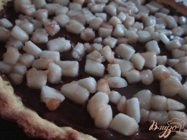 Фото приготовление рецепта: Шоколадный тарт с грушами шаг №8