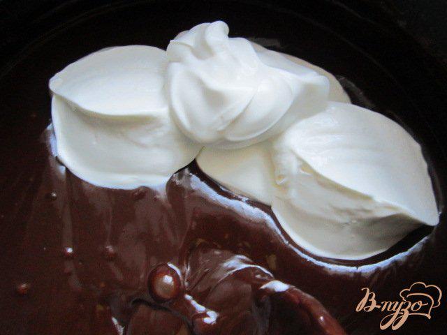 Фото приготовление рецепта: Шоколадный тарт с грушами шаг №5