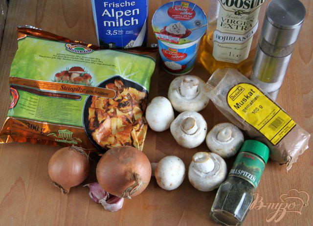 Фото приготовление рецепта: Бархатный грибной суп шаг №1
