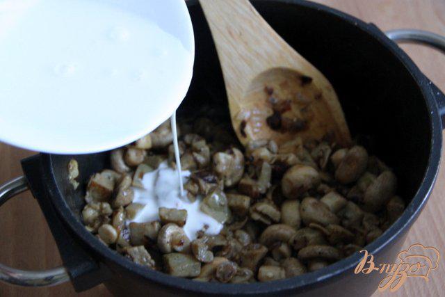 Фото приготовление рецепта: Закуска из баклажан и шампиньонов шаг №7