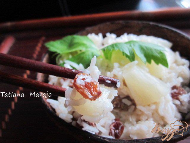 Фото приготовление рецепта: Кокосовый рис с изюмом шаг №3