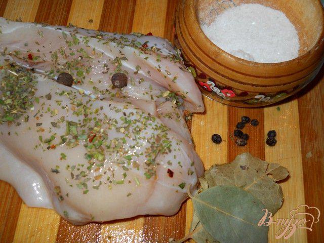 Фото приготовление рецепта: Куриная запеканка с шампиньонами и зимним кабачком шаг №1