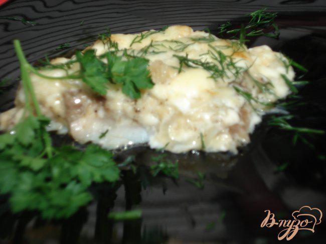Фото приготовление рецепта: Рыбное филе, запеченное под сыром шаг №5