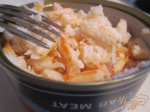 Фото приготовление рецепта: Салат рисовый с крабами шаг №3