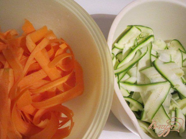 Фото приготовление рецепта: Филе скумбрии с овощной пастой на пару шаг №2