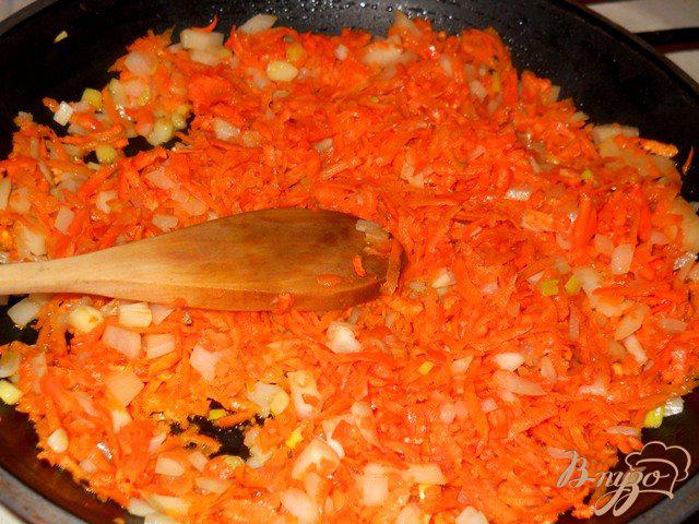 Фото приготовление рецепта: Голубцы под томатным соусом шаг №6
