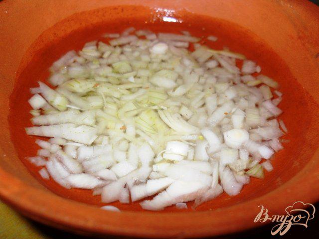 Фото приготовление рецепта: Слоеный салат с тунцом и кукурузой шаг №1