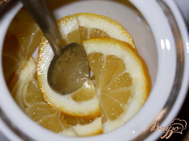 Фото приготовление рецепта: Лимонно-имбирный чай с мятой шаг №2