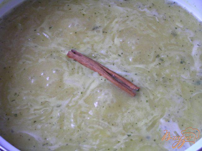 Фото приготовление рецепта: Пряный луковый суп по-персидски шаг №6