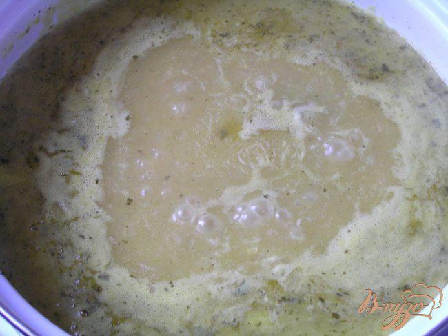 Фото приготовление рецепта: Пряный луковый суп по-персидски шаг №7