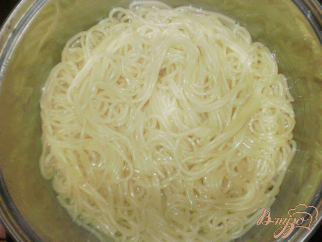 Фото приготовление рецепта: Запеканка из спагетти с мясом и грибами шаг №1
