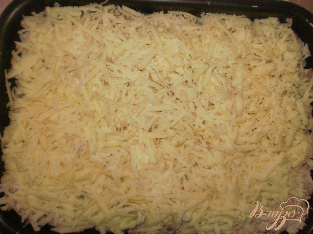 Фото приготовление рецепта: Запеканка из спагетти с мясом и грибами шаг №7