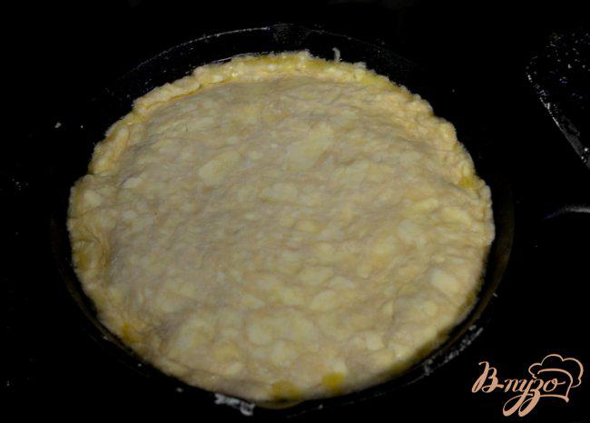 Фото приготовление рецепта: Перевернутый яблочный тарт шаг №6