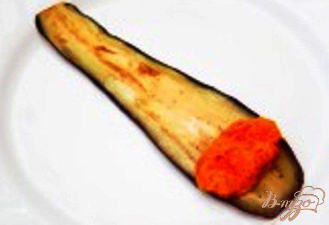 Фото приготовление рецепта: Рулетики из баклажан с пикантной морковью. шаг №6