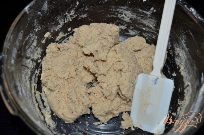Фото приготовление рецепта: Печенье «Линзер» с малиновым джемом шаг №3