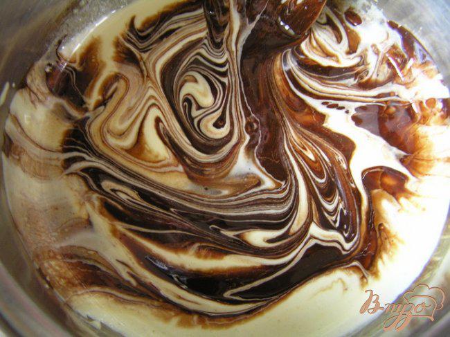 Фото приготовление рецепта: Шоколад в шоколаде с ванильным мороженым шаг №2