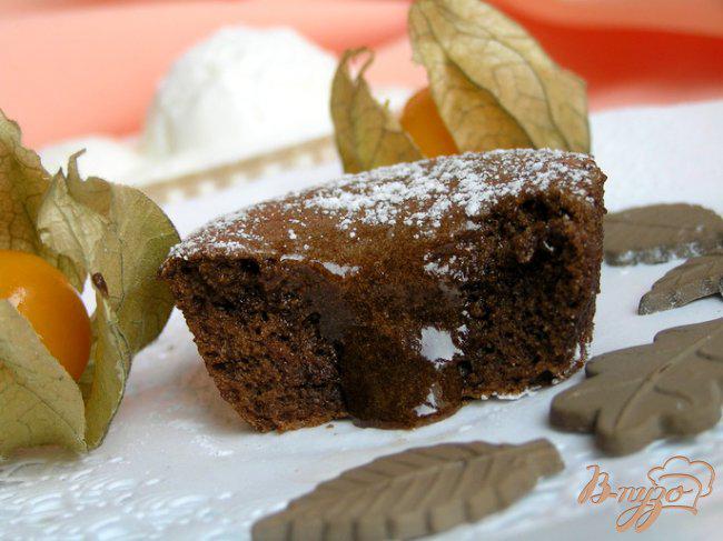 Фото приготовление рецепта: Шоколад в шоколаде с ванильным мороженым шаг №7