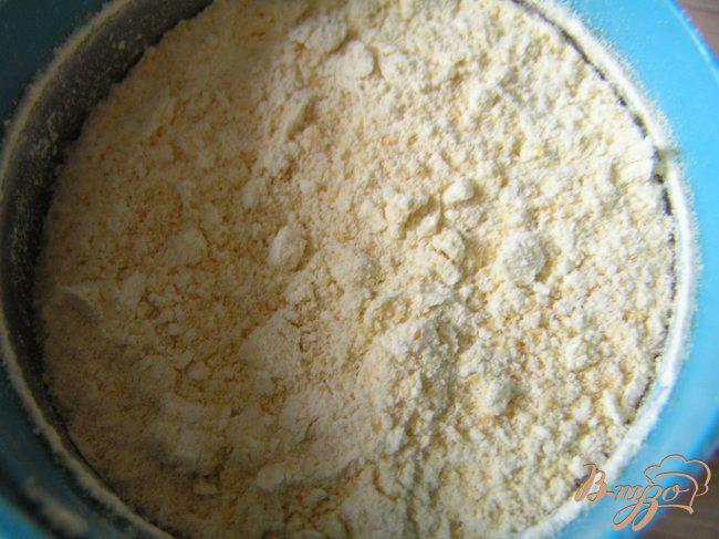 Фото приготовление рецепта: Гороховые булочки с оливковым маслом и травами шаг №1