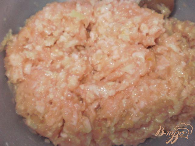Фото приготовление рецепта: Мини-фрикадельки в томатно-сырном соусе шаг №1