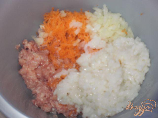 Фото приготовление рецепта: Тефтели в томатно-сметанном соусе шаг №3