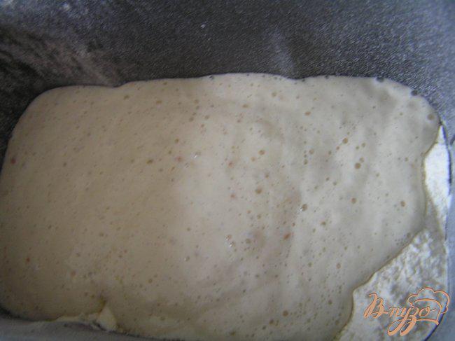 Фото приготовление рецепта: Томатный хлеб с тмином и укропом шаг №3