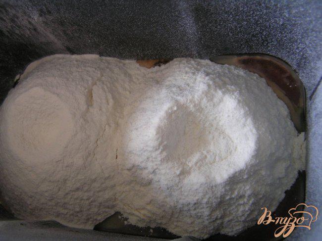 Фото приготовление рецепта: Томатный хлеб с тмином и укропом шаг №2