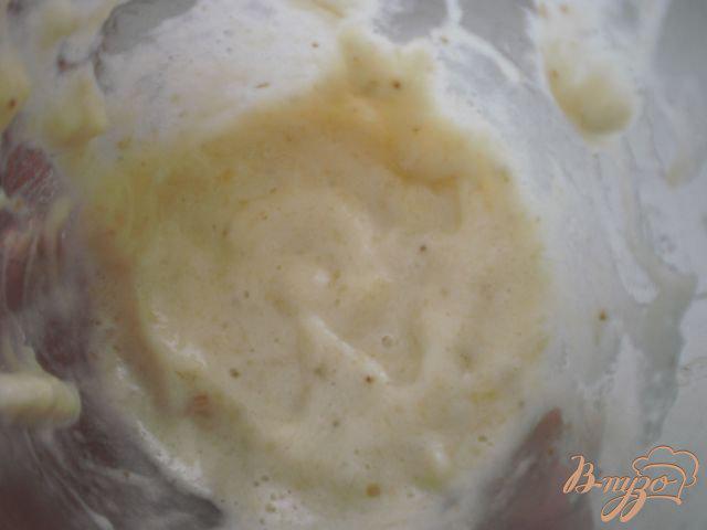 Фото приготовление рецепта: Фруктовый десерт с бананаво-йогуртовым кремом шаг №3