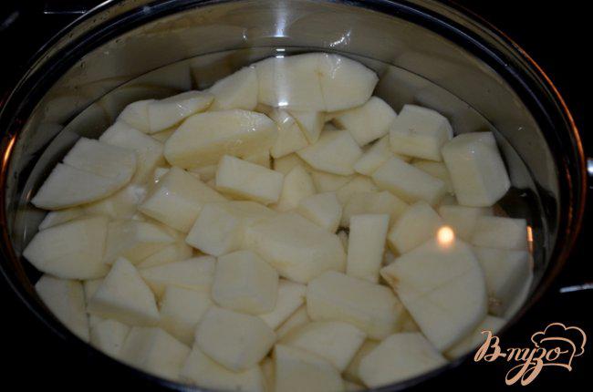 Фото приготовление рецепта: Салат картофельный с релиш соусом шаг №1