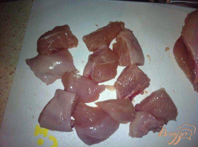 Фото приготовление рецепта: Куриное филе с соусом из йогурта. шаг №2