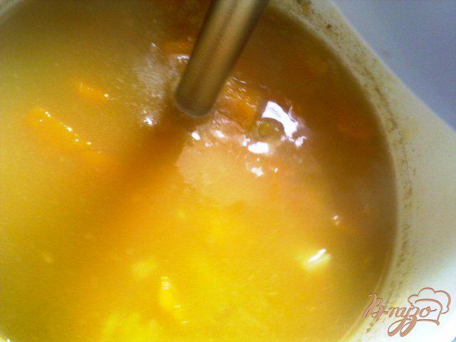 Фото приготовление рецепта: Суп-пюре из тыквы с сельдереем. шаг №8