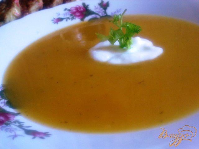 Фото приготовление рецепта: Суп-пюре из тыквы с сельдереем. шаг №11