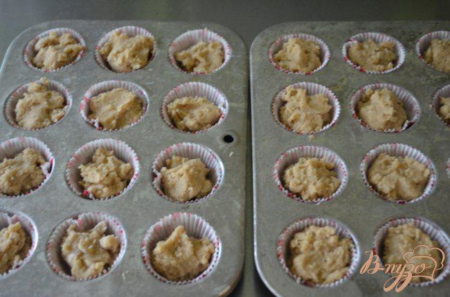 Фото приготовление рецепта: Печенье с карамелью шаг №4