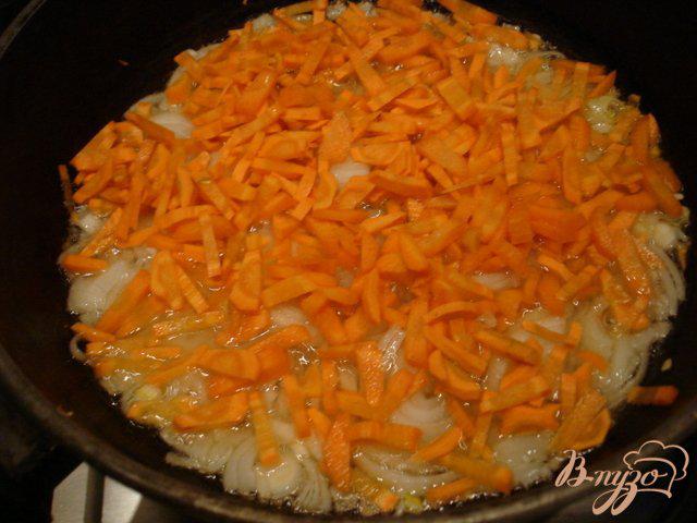 Фото приготовление рецепта: Рыба с томатами шаг №3
