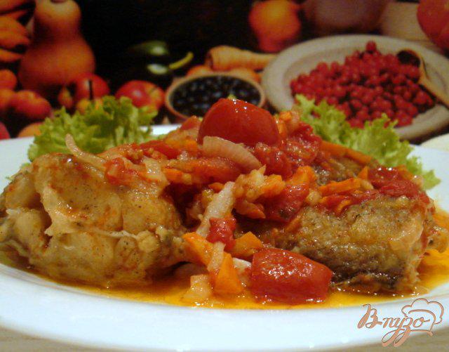 Фото приготовление рецепта: Рыба с томатами шаг №6