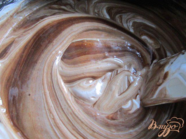 Фото приготовление рецепта: Шоколадный крем-мусс с малиной шаг №4