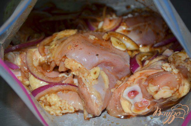 Фото приготовление рецепта: Куриные бедрышки с имбирем шаг №2