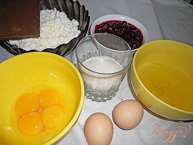 Фото приготовление рецепта: Творожно-шоколадный десерт шаг №1