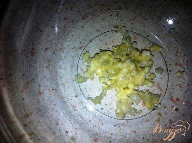 Фото приготовление рецепта: Соус с чесноком и укропом. шаг №3