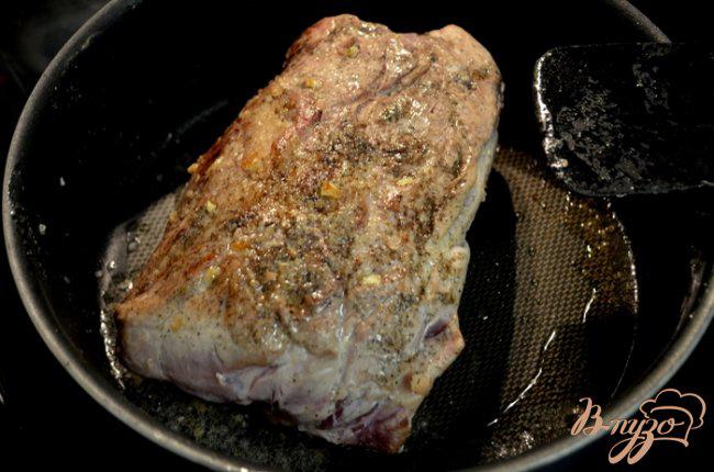 Фото приготовление рецепта: Тушеное мясо с чесноком шаг №2
