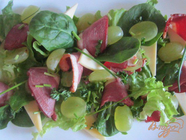 Фото приготовление рецепта: Салат с копченой утиной грудкой шаг №3